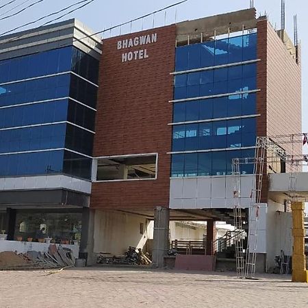 Bhagwan Hotel Gonda מראה חיצוני תמונה